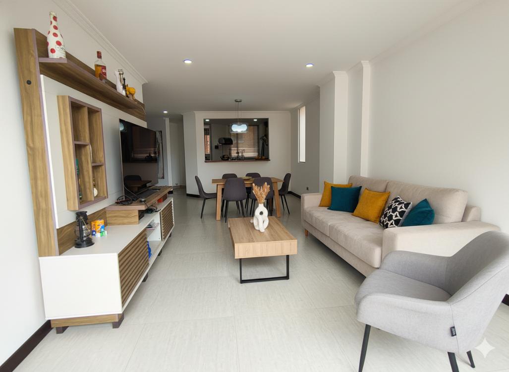 Apartamento en venta de 4 habitaciones con balcón en Bogotá, Pasadena.