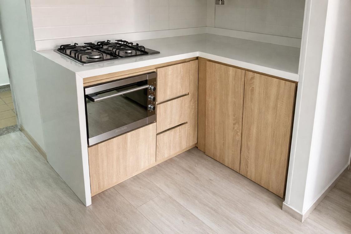 Apartamento en venta de 2 habitaciones con balcón en Bogotá, Castilla.