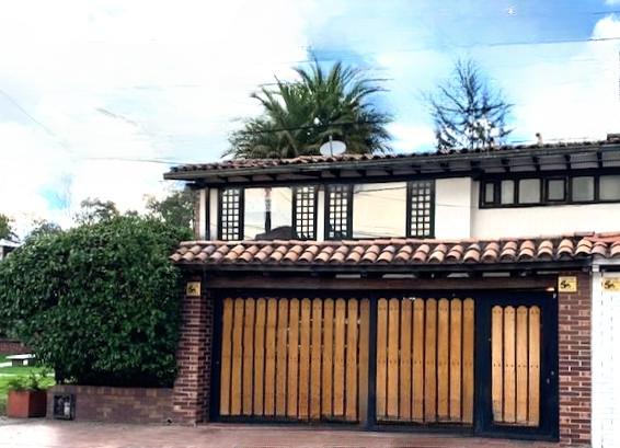 Casa en venta de 3 habitaciones en Bogotá, La Carolina.