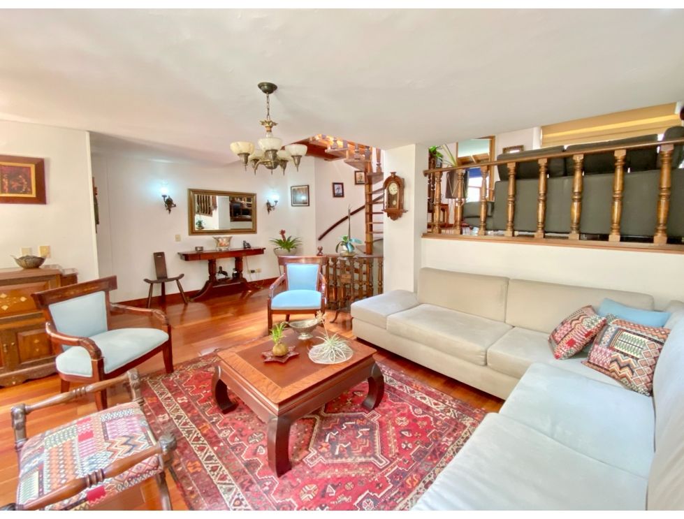 Casa en venta de 4 habitaciones con balcón en Bogotá, La Calleja.